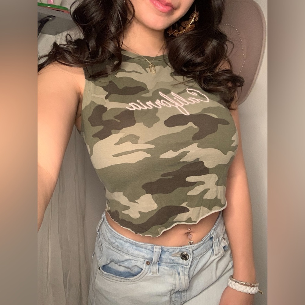 Garage camo crop top small